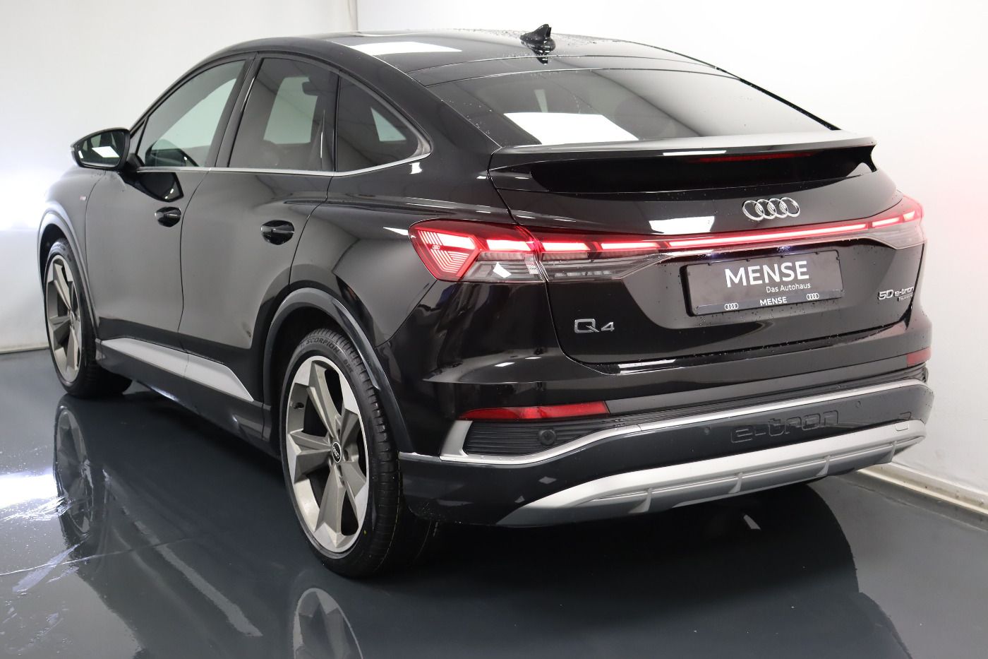 Fahrzeugabbildung Audi Q4 Sportback e-tron 50 quattro S line |Matrix|LM
