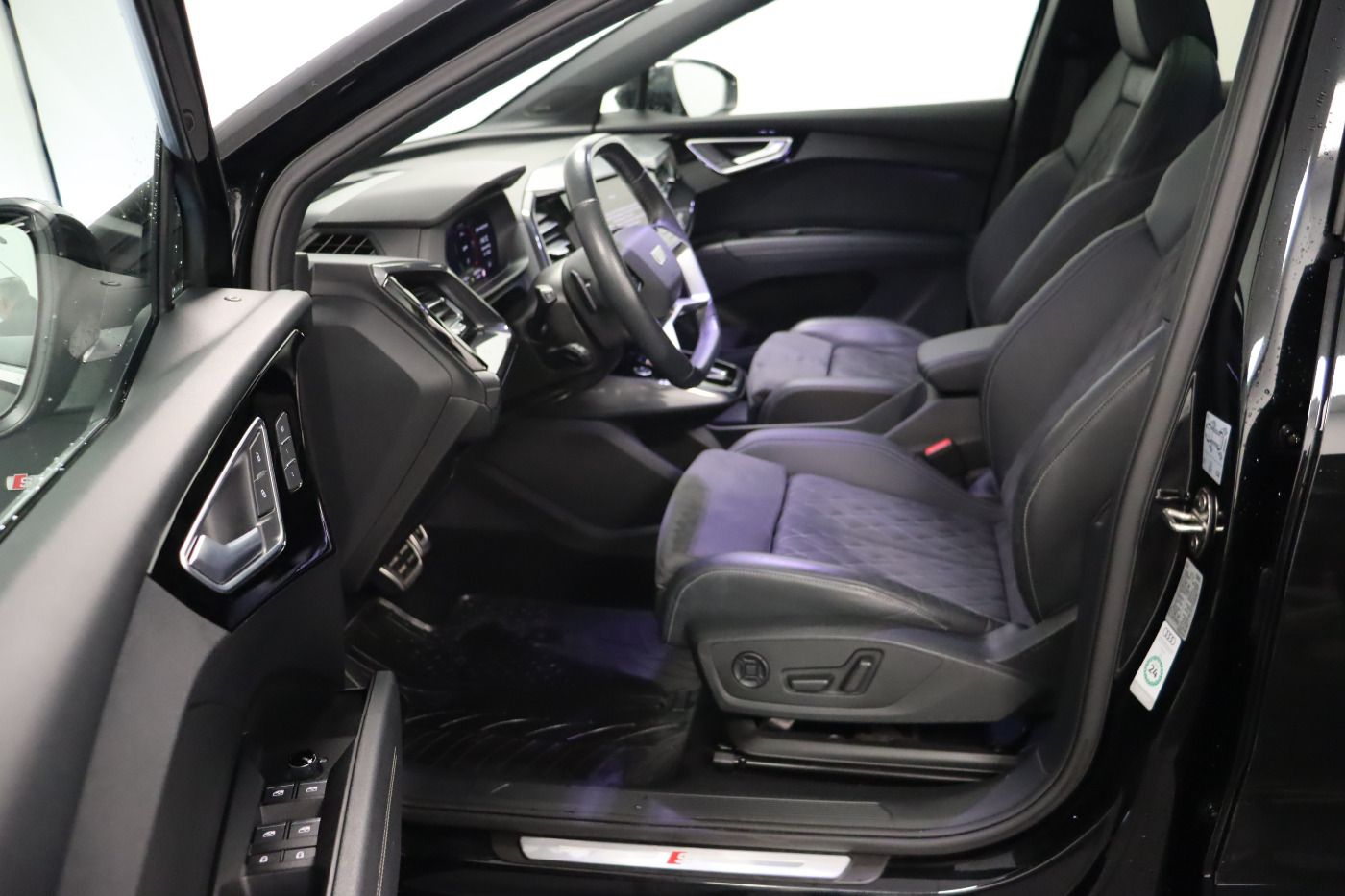 Fahrzeugabbildung Audi Q4 Sportback e-tron 50 quattro S line |Matrix|LM