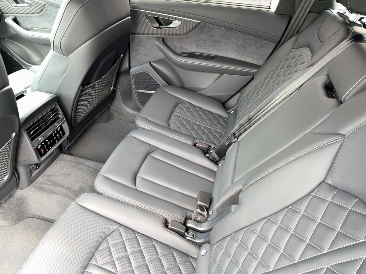 Fahrzeugabbildung Audi Q7 SUV 50 TDI S line Pano AHK