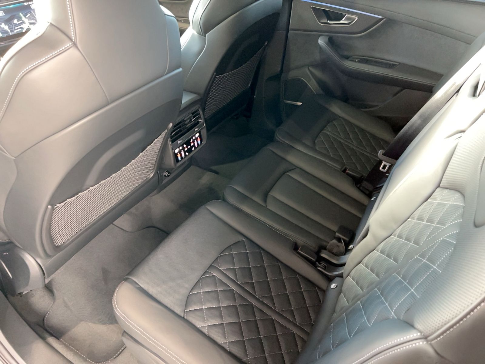 Fahrzeugabbildung Audi Q7 SUV 50 TDI S line HD Matrix Pano AHK
