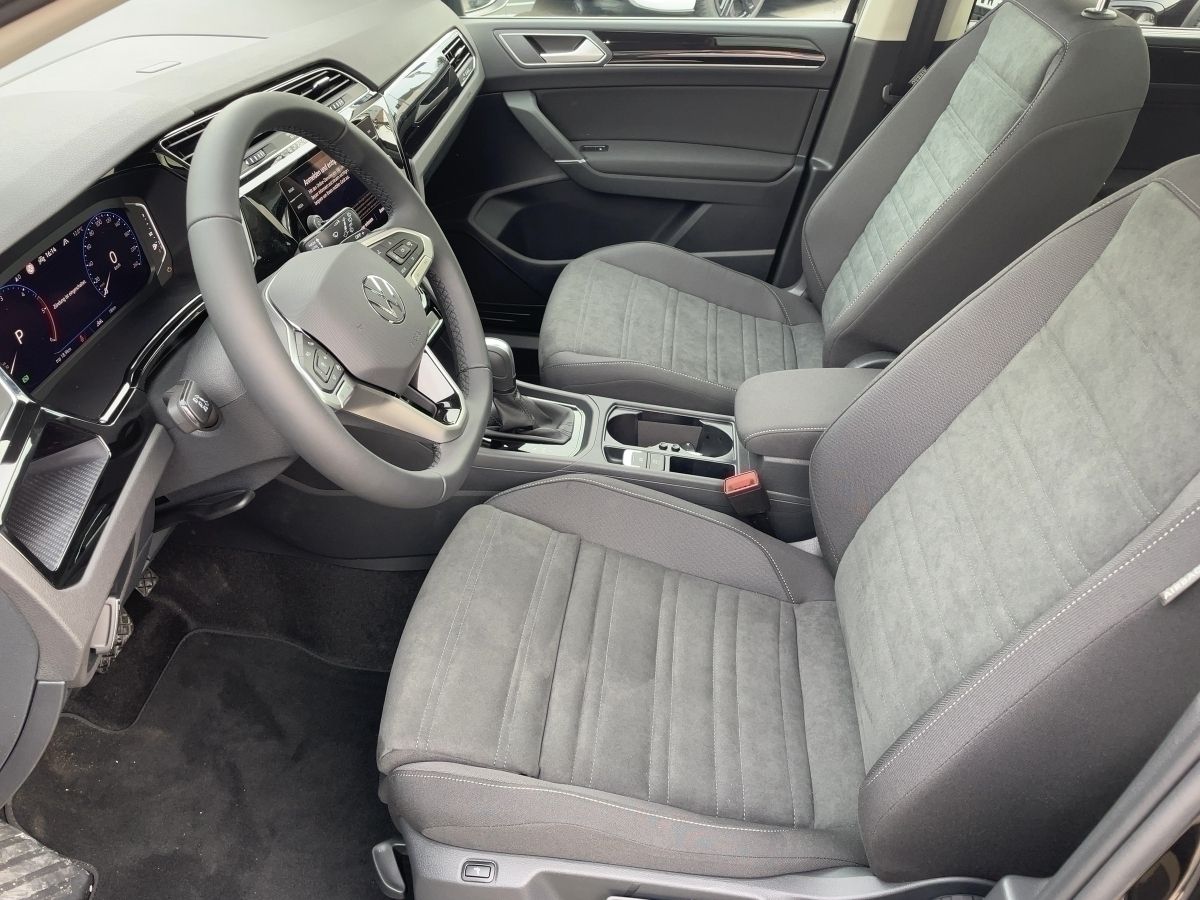 Fahrzeugabbildung Volkswagen Touran 2.0 TDI DSG Highline AHK Standhzg 7-Sitze