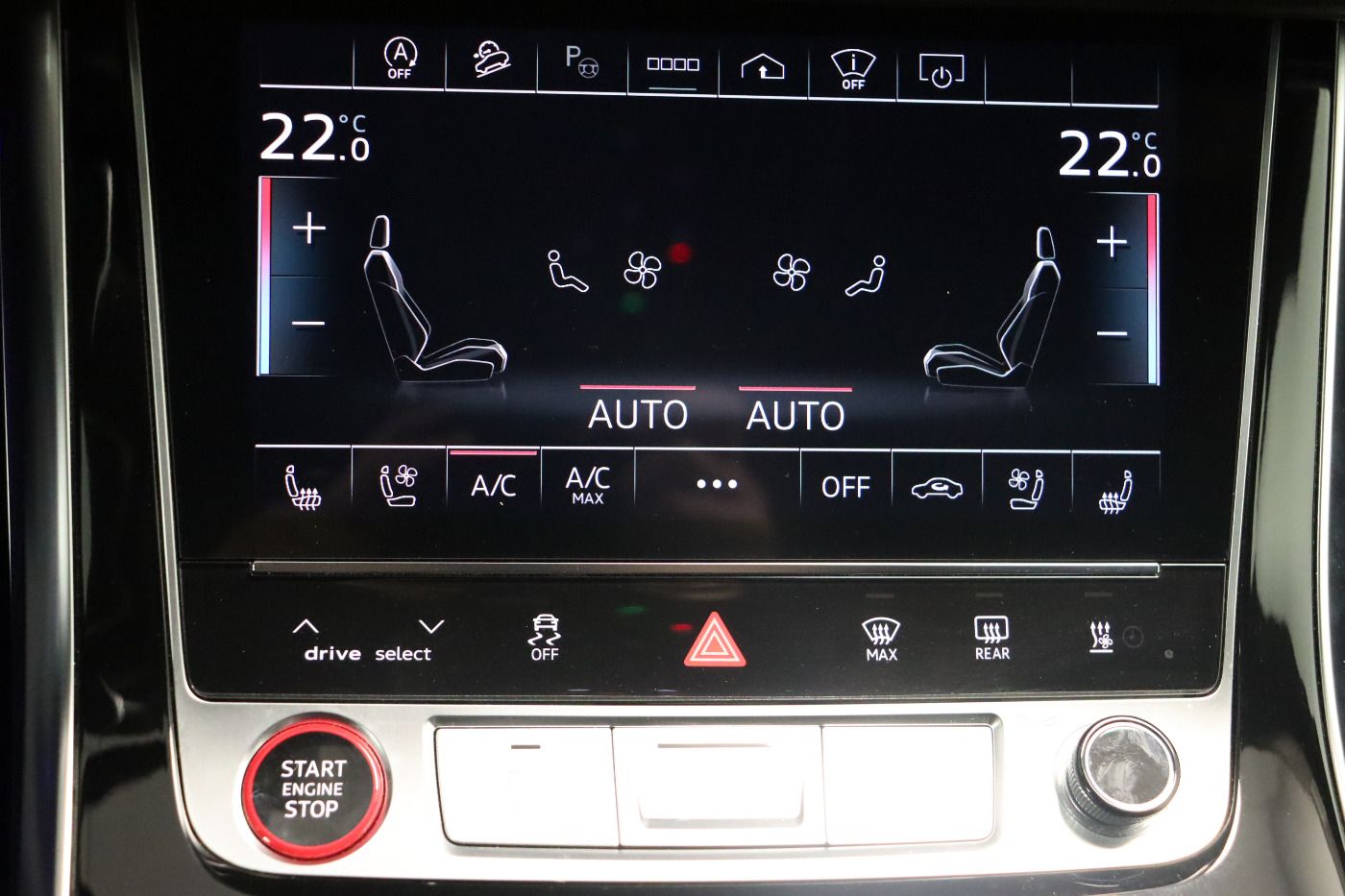 Fahrzeugabbildung Audi RS Q8 quattro tiptronic |Matrix|Luft|Keramik|ACC