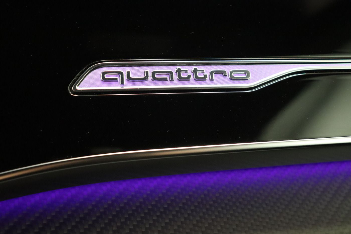 Fahrzeugabbildung Audi RS Q8 quattro tiptronic |Matrix|Luft|Keramik|ACC