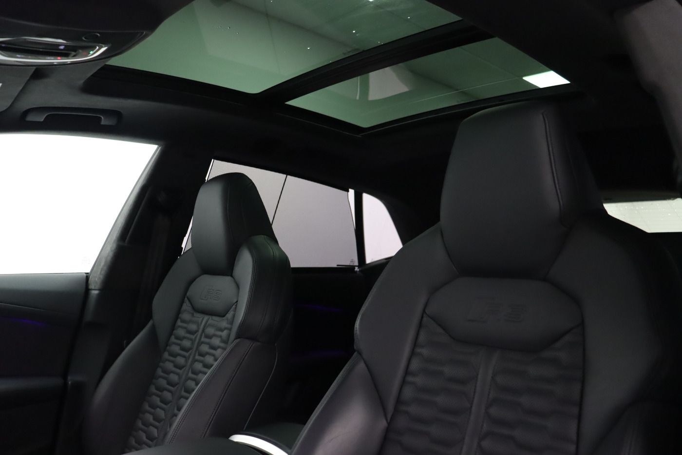 Fahrzeugabbildung Audi RS Q8 quattro tiptronic |Matrix|Luft|Keramik|ACC