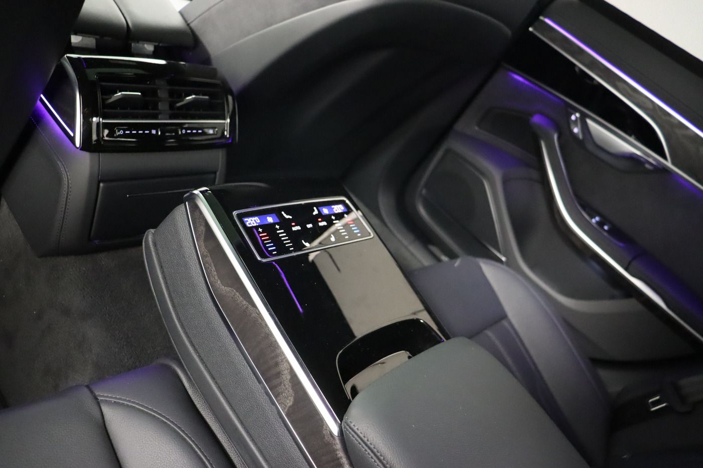 Fahrzeugabbildung Audi A8 50 TDI quattro tiptronic |Matrix|Luft|Pano|LM