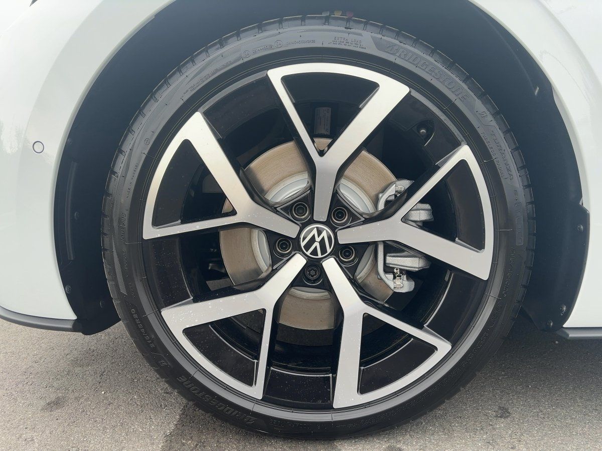 Fahrzeug autohaus mense Fahrzeugabbildung Volkswagen ID.3 Neo Style 79 kWh 1-Gang-Automatik IQ.Light - mit KI generiert/bearbeitet