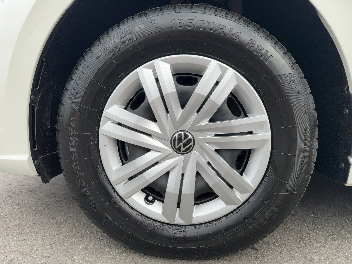 Fahrzeugabbildung Volkswagen Polo Trend 1.0 l 5-Gang LED, Sitzheiz., Sitzpake - mit KI generiert/bearbeitet