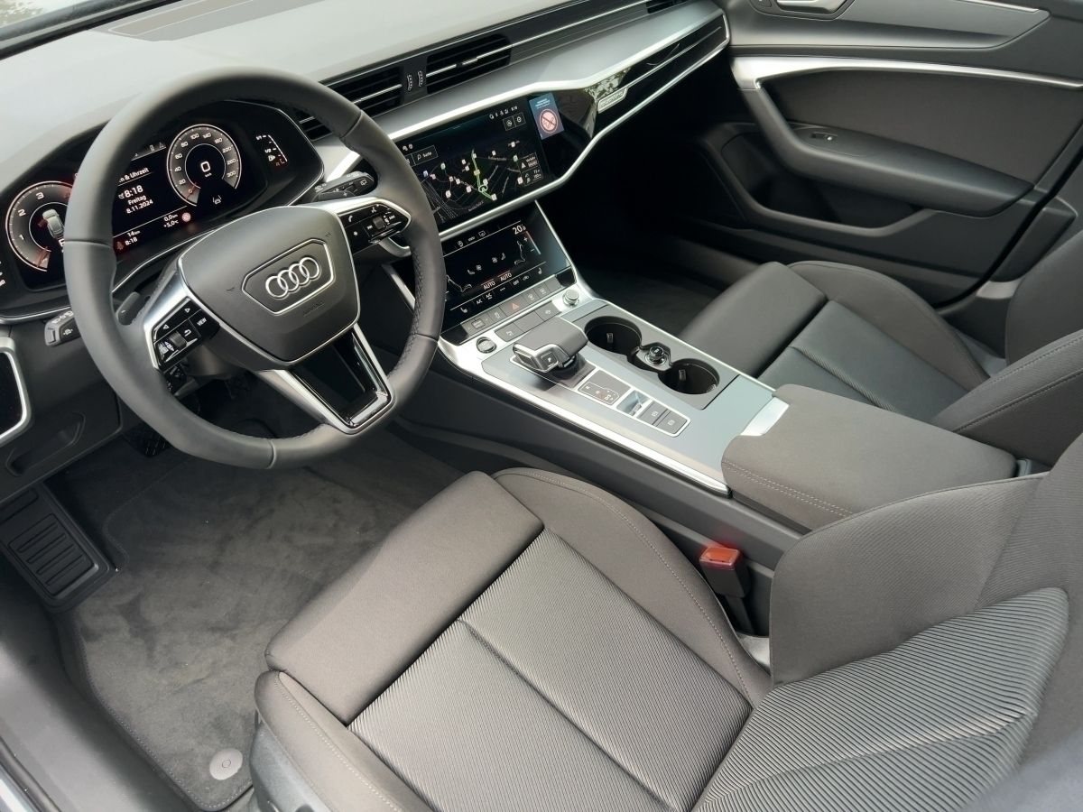 Fahrzeugabbildung Audi A6 Avant advanced 45 TDI quattro 180(245) S tron - mit KI generiert/bearbeitet