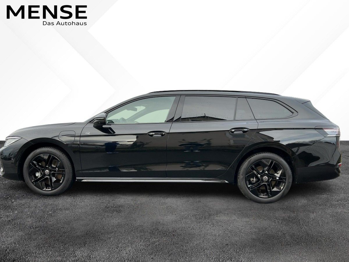 Fahrzeugabbildung Volkswagen Passat R-Line 1.5 eHybrid AHK Nav HUD BlackStyle