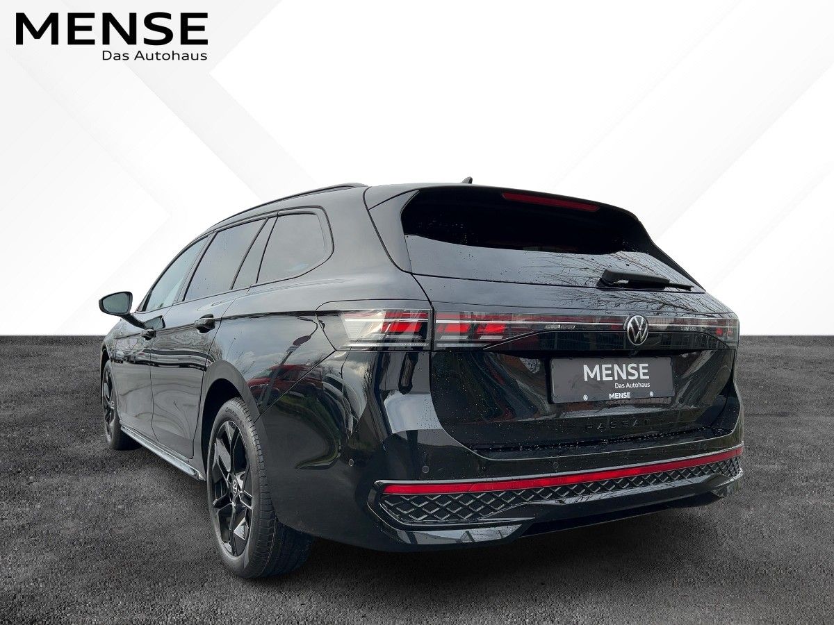 Fahrzeugabbildung Volkswagen Passat R-Line 1.5 eHybrid AHK Nav HUD BlackStyle