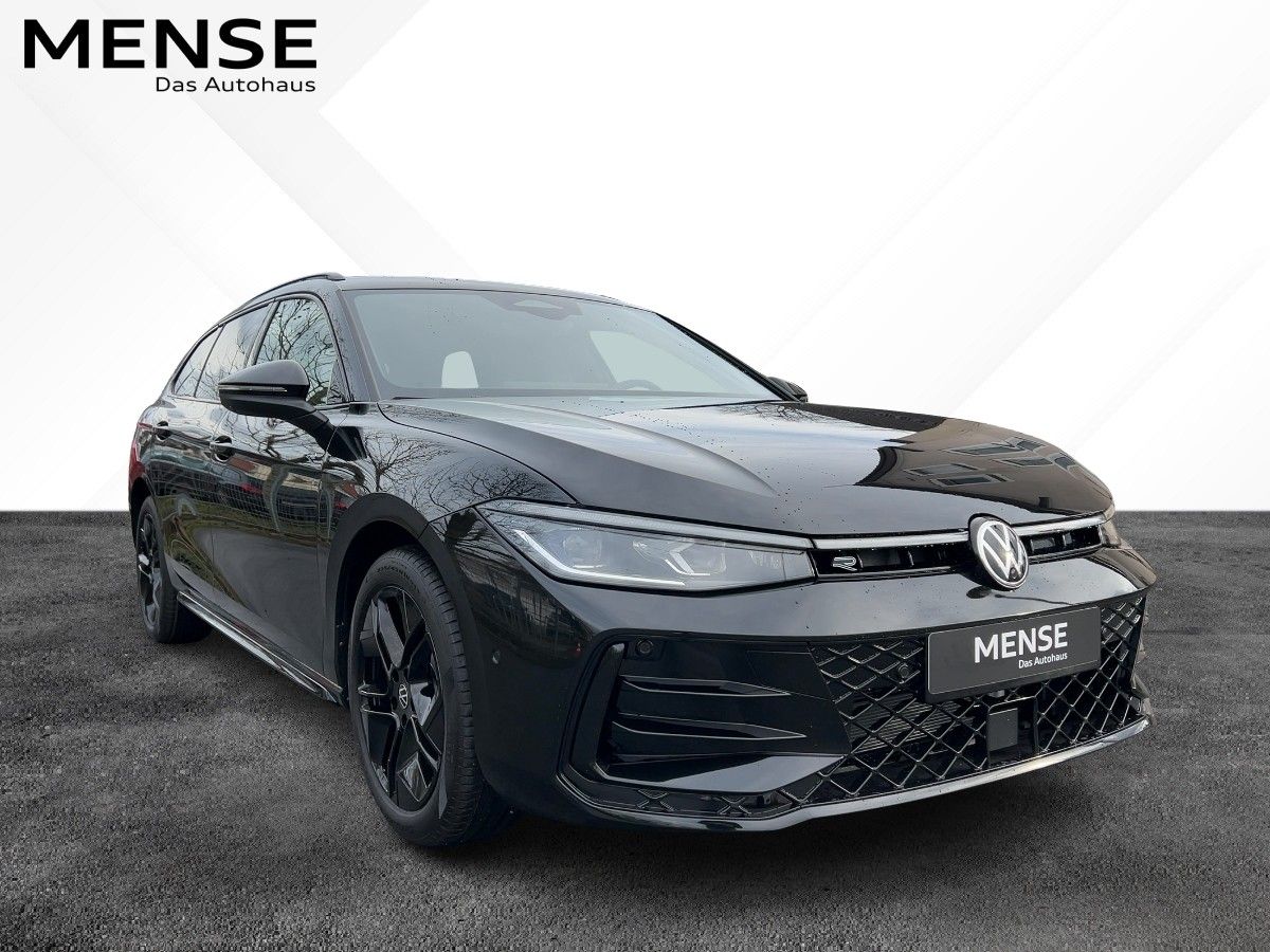 Fahrzeugabbildung Volkswagen Passat R-Line 1.5 eHybrid AHK Nav HUD BlackStyle