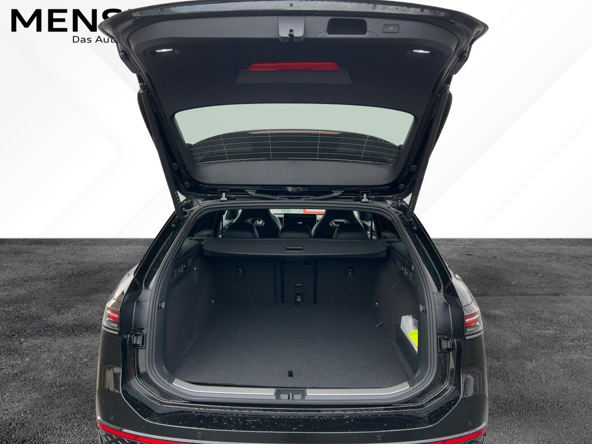 Fahrzeugabbildung Volkswagen Passat R-Line 1.5 eHybrid AHK Nav HUD BlackStyle