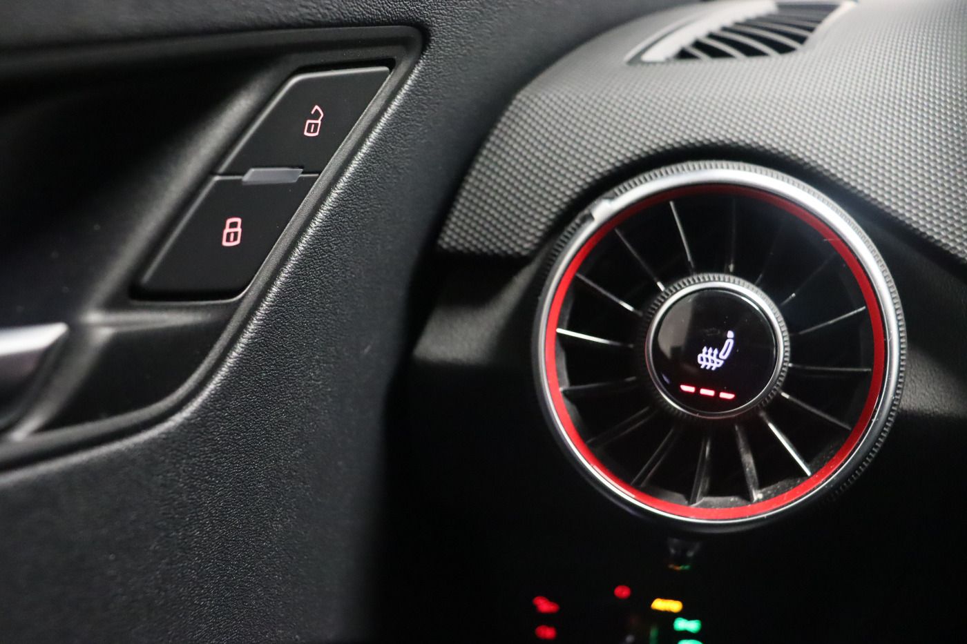 Fahrzeugabbildung Audi TTS Coupé quattro S tronic |Matrix|PDC
