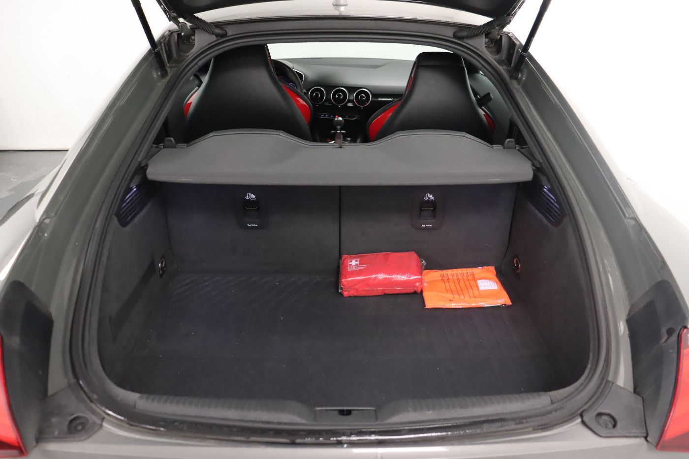 Fahrzeugabbildung Audi TTS Coupé quattro S tronic |Matrix|PDC