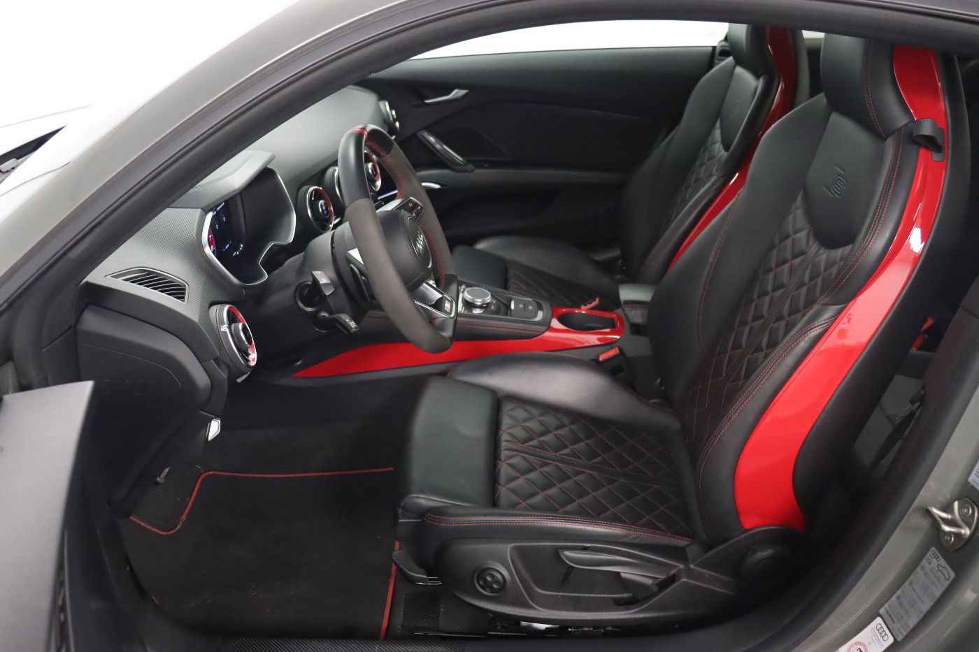 Fahrzeugabbildung Audi TTS Coupé quattro S tronic |Matrix|PDC