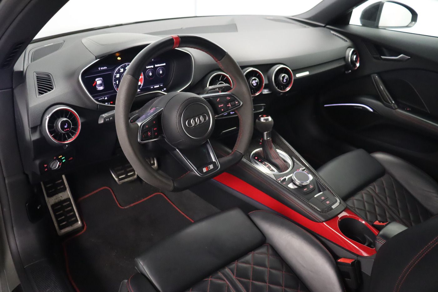 Fahrzeugabbildung Audi TTS Coupé quattro S tronic |Matrix|PDC