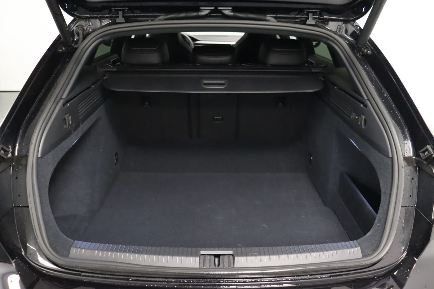 Fahrzeugabbildung Volkswagen Arteon Shooting Brake 2.0 TDI 4Motion DSG R-Line