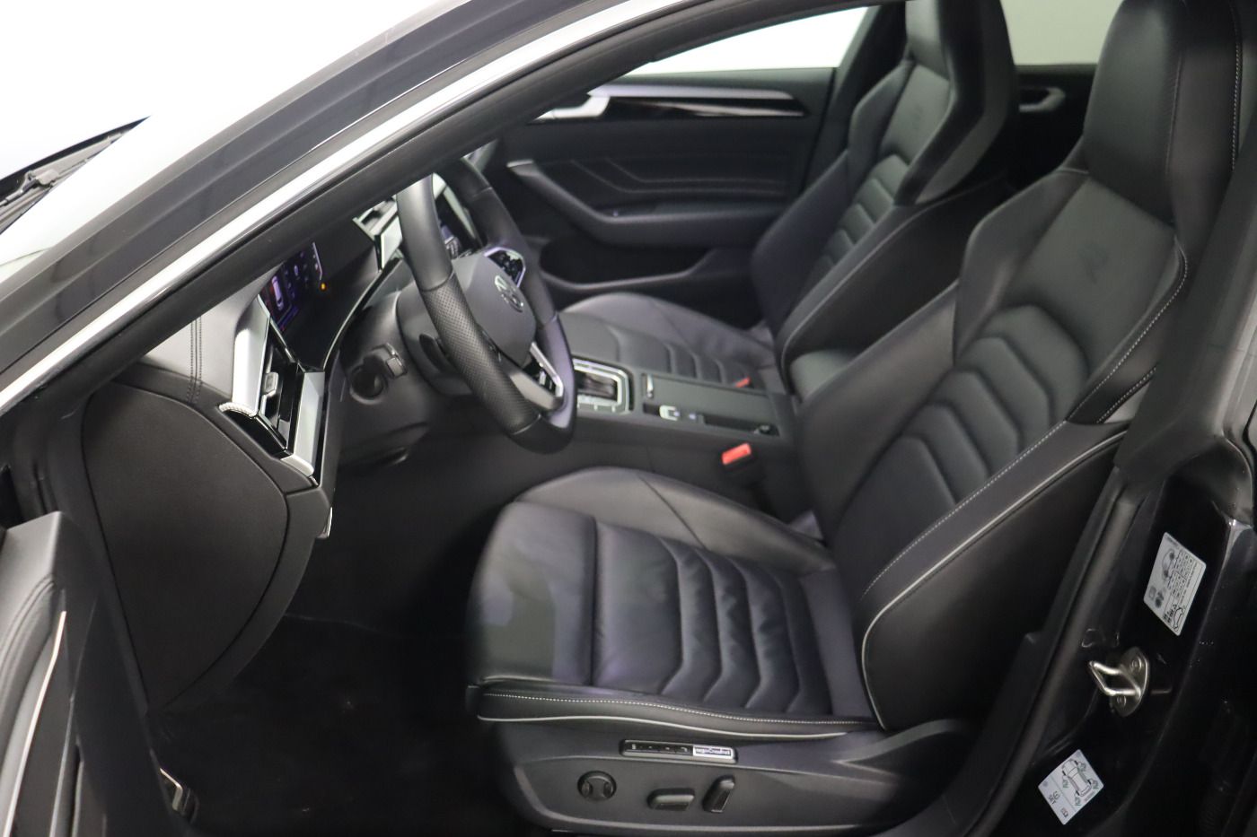 Fahrzeugabbildung Volkswagen Arteon Shooting Brake 2.0 TDI 4Motion DSG R-Line