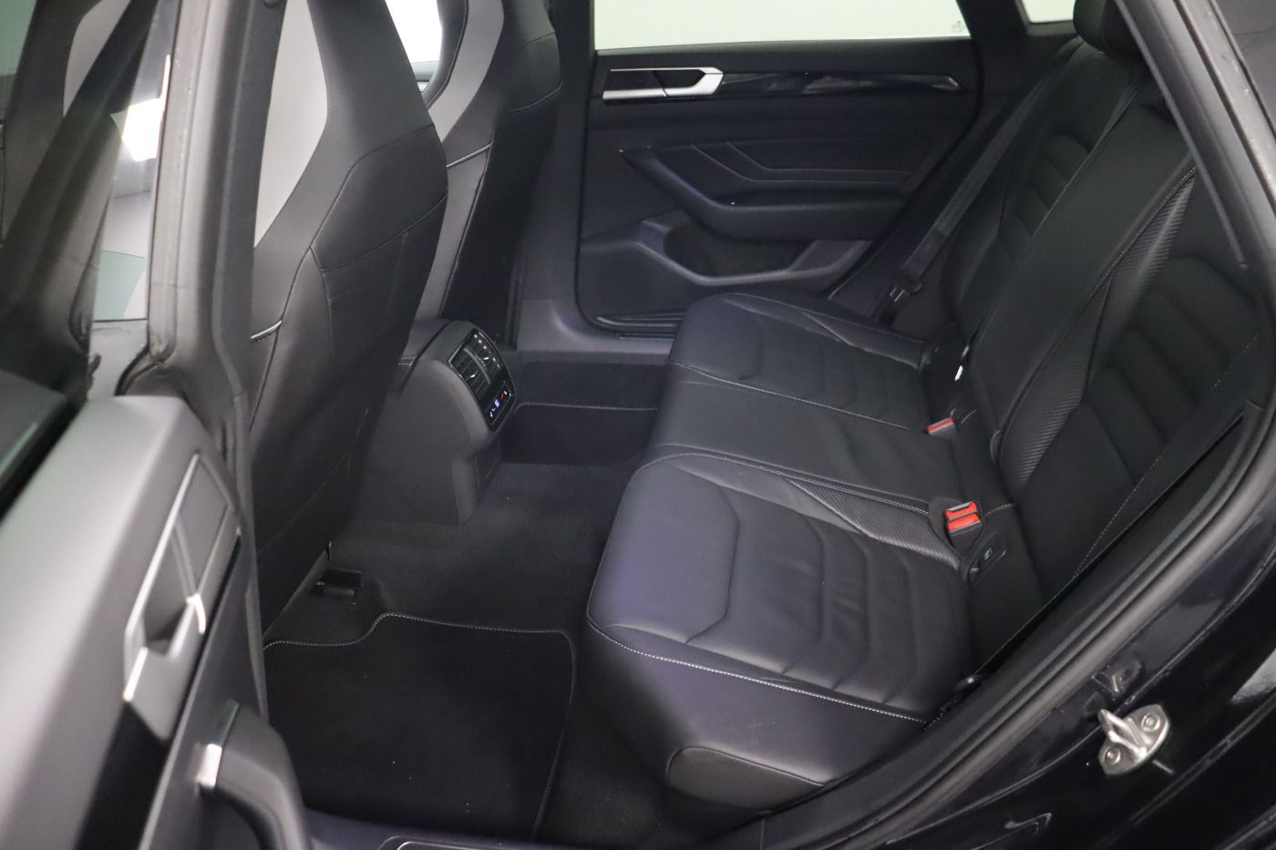 Fahrzeugabbildung Volkswagen Arteon Shooting Brake 2.0 TDI 4Motion DSG R-Line
