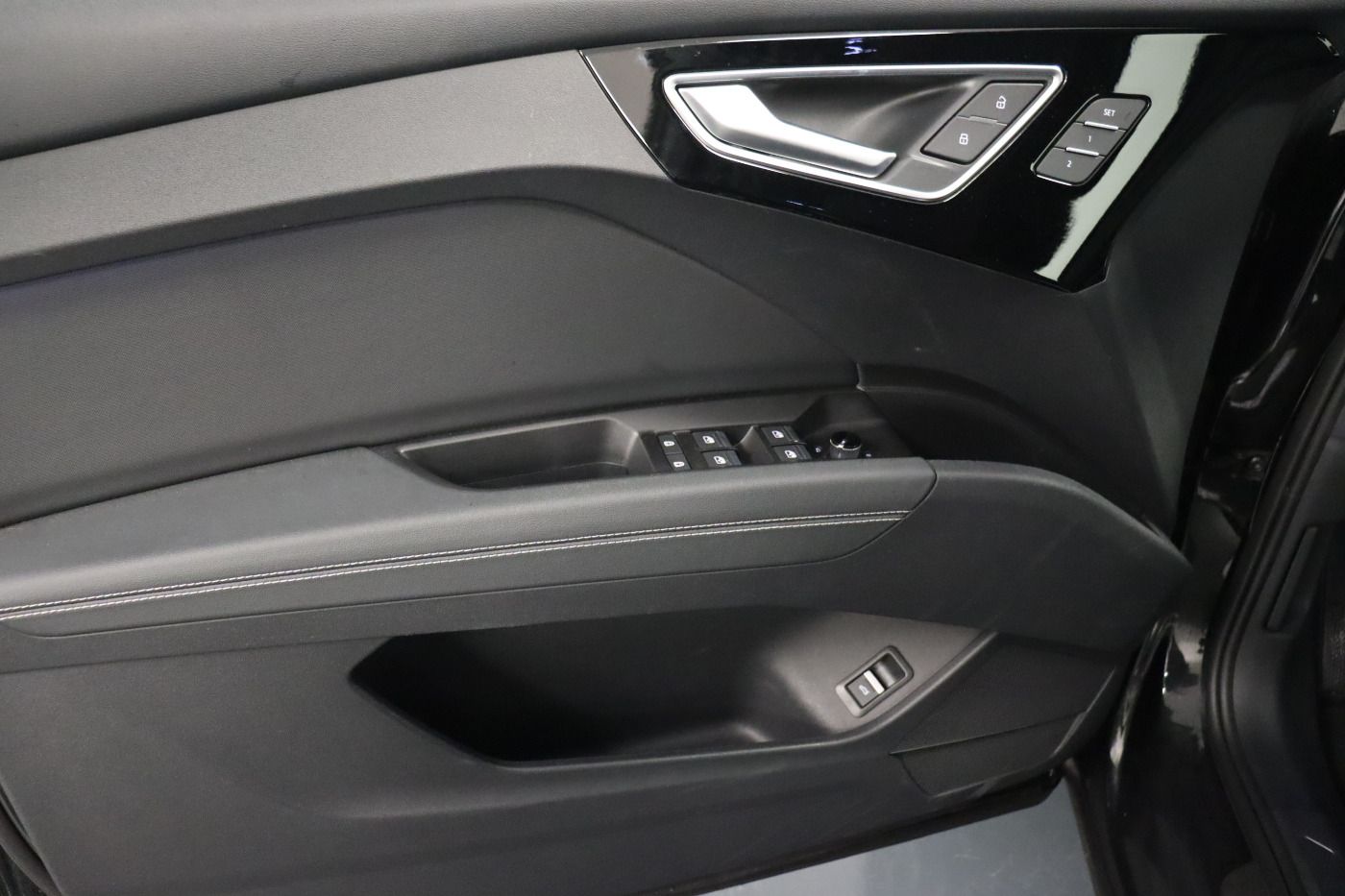 Fahrzeugabbildung Audi Q4 e-tron 50 quattro S line |Matrix|ACC