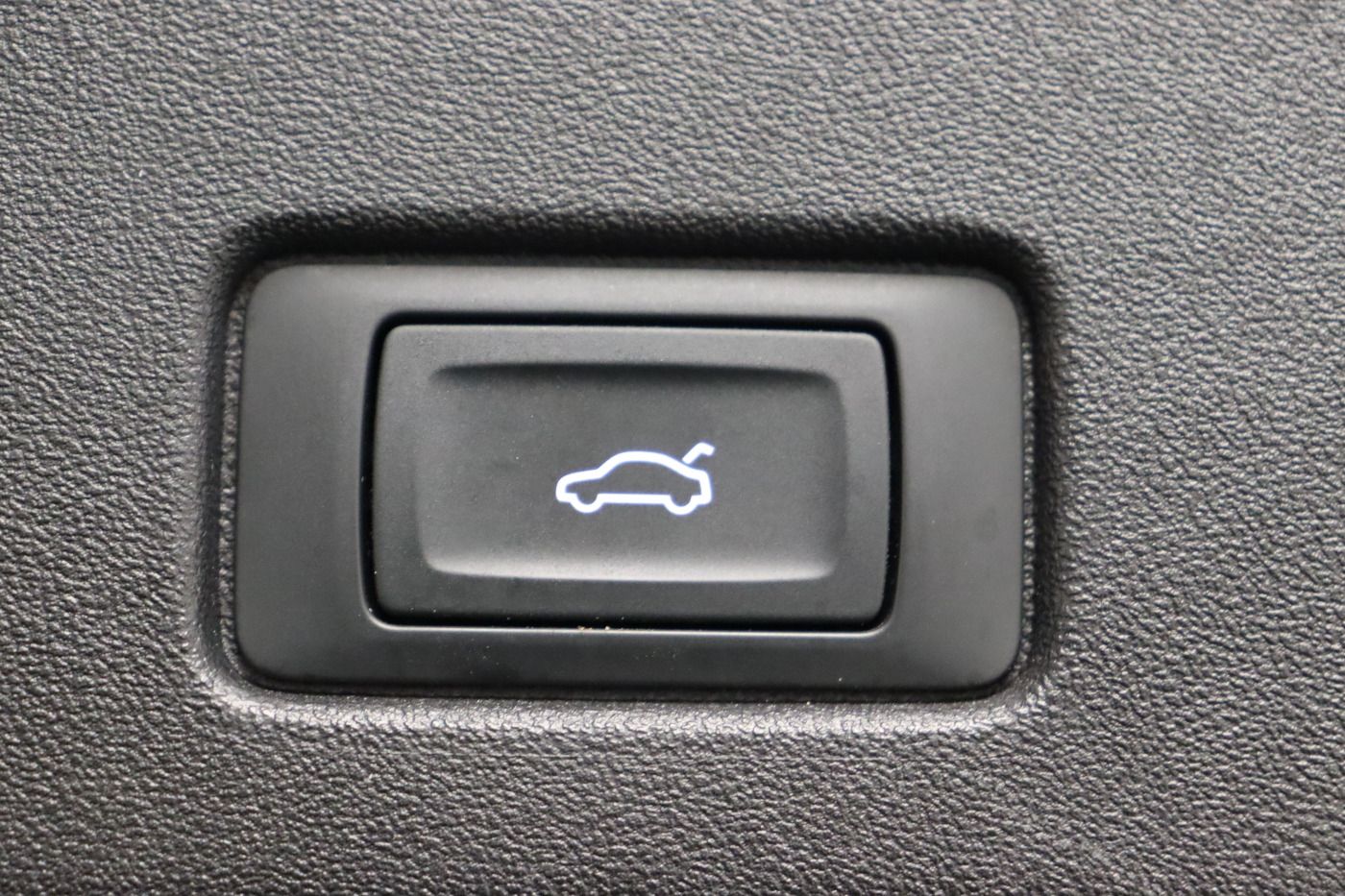 Fahrzeugabbildung Audi Q4 e-tron 50 quattro S line |Matrix|ACC