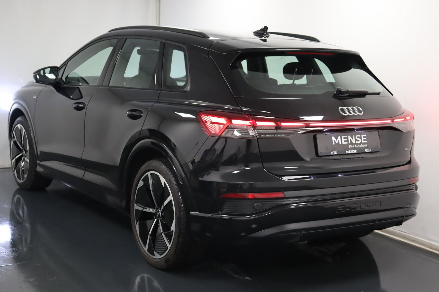 Fahrzeugabbildung Audi Q4 e-tron 50 quattro S line |Matrix|ACC