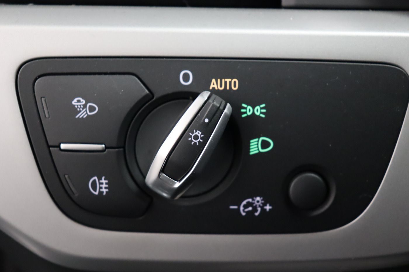 Fahrzeugabbildung Audi A4 Avant 35 TDI S tronic advanced |FLA|ACC|SHZG