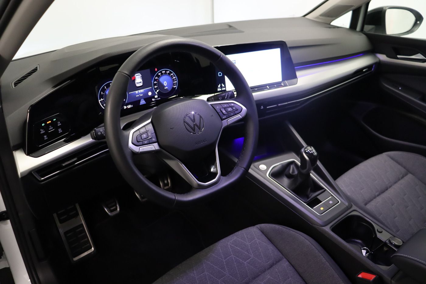 Fahrzeugabbildung Volkswagen Golf VIII 1.0 TSI MOVE |Matrix|ACC|VirtualCP|LM