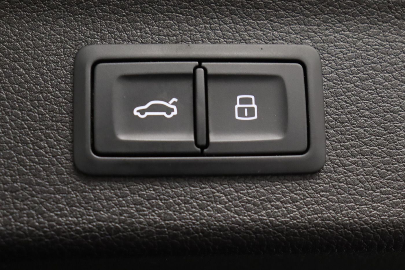 Fahrzeugabbildung Audi Q3 45 TFSI e S tronic S line |FLA|LED