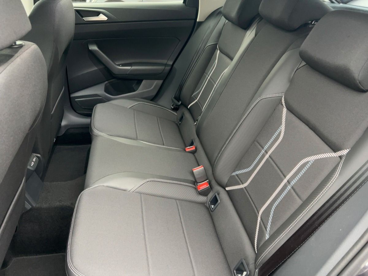 Fahrzeugabbildung Volkswagen Taigo 1.0 TSI DSG Style IQ.Drive Navi Black Roof