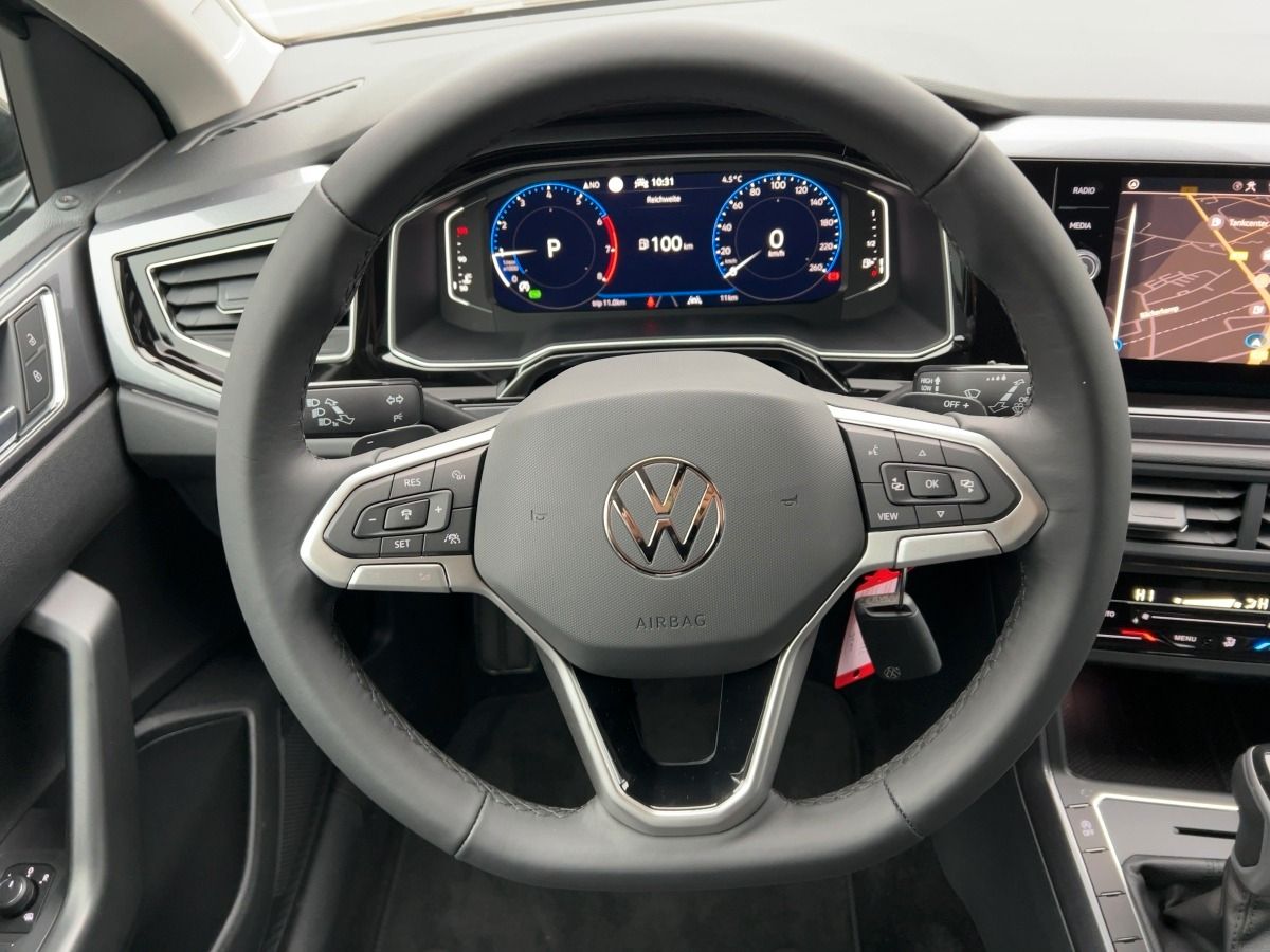 Fahrzeugabbildung Volkswagen Taigo 1.0 TSI DSG Style IQ.Drive Navi Black Roof