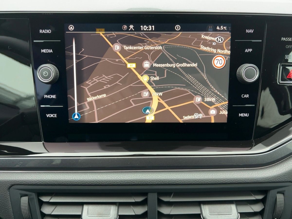 Fahrzeugabbildung Volkswagen Taigo 1.0 TSI DSG Style IQ.Drive Navi Black Roof