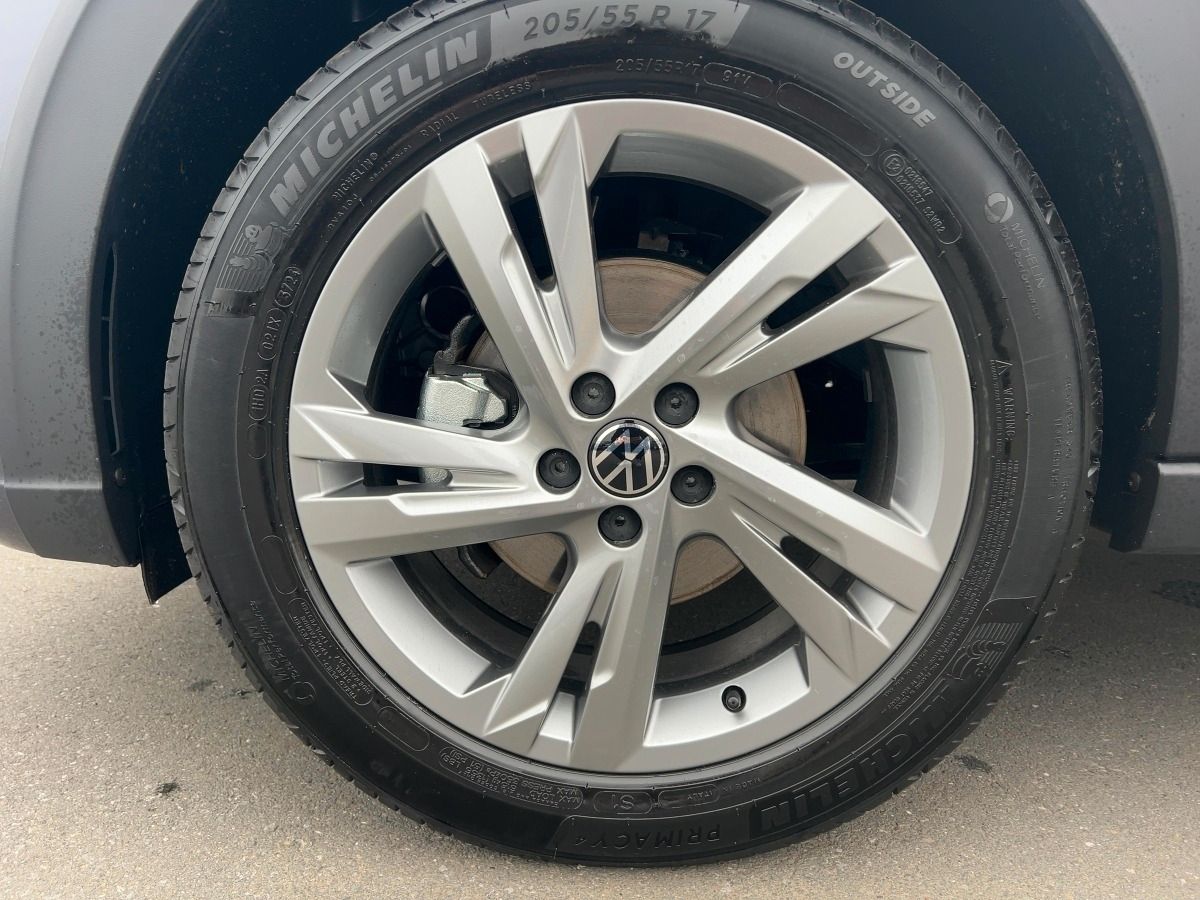 Fahrzeugabbildung Volkswagen Taigo 1.5 TSI DSG R-Line AHK BlackRoof Navi ACC