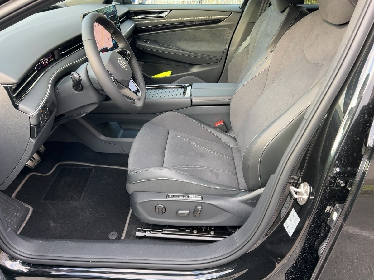 Fahrzeugabbildung Volkswagen ID.7 Pro S 86 kWh AHK Navi 360° eKlappe Keyless