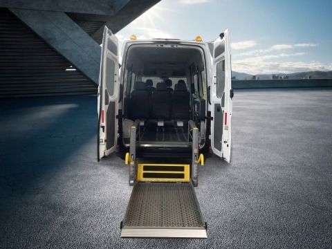 Fahrzeugabbildung Volkswagen Crafter Kombi 9-Sitzer Rollstuhllift