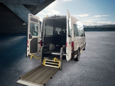 Fahrzeugabbildung Volkswagen Crafter Kombi 9-Sitzer Rollstuhllift