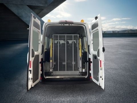 Fahrzeugabbildung Volkswagen Crafter Kombi 9-Sitzer Rollstuhllift