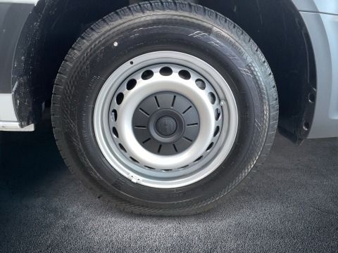 Fahrzeugabbildung Volkswagen Crafter Kombi 9-Sitzer Rollstuhllift