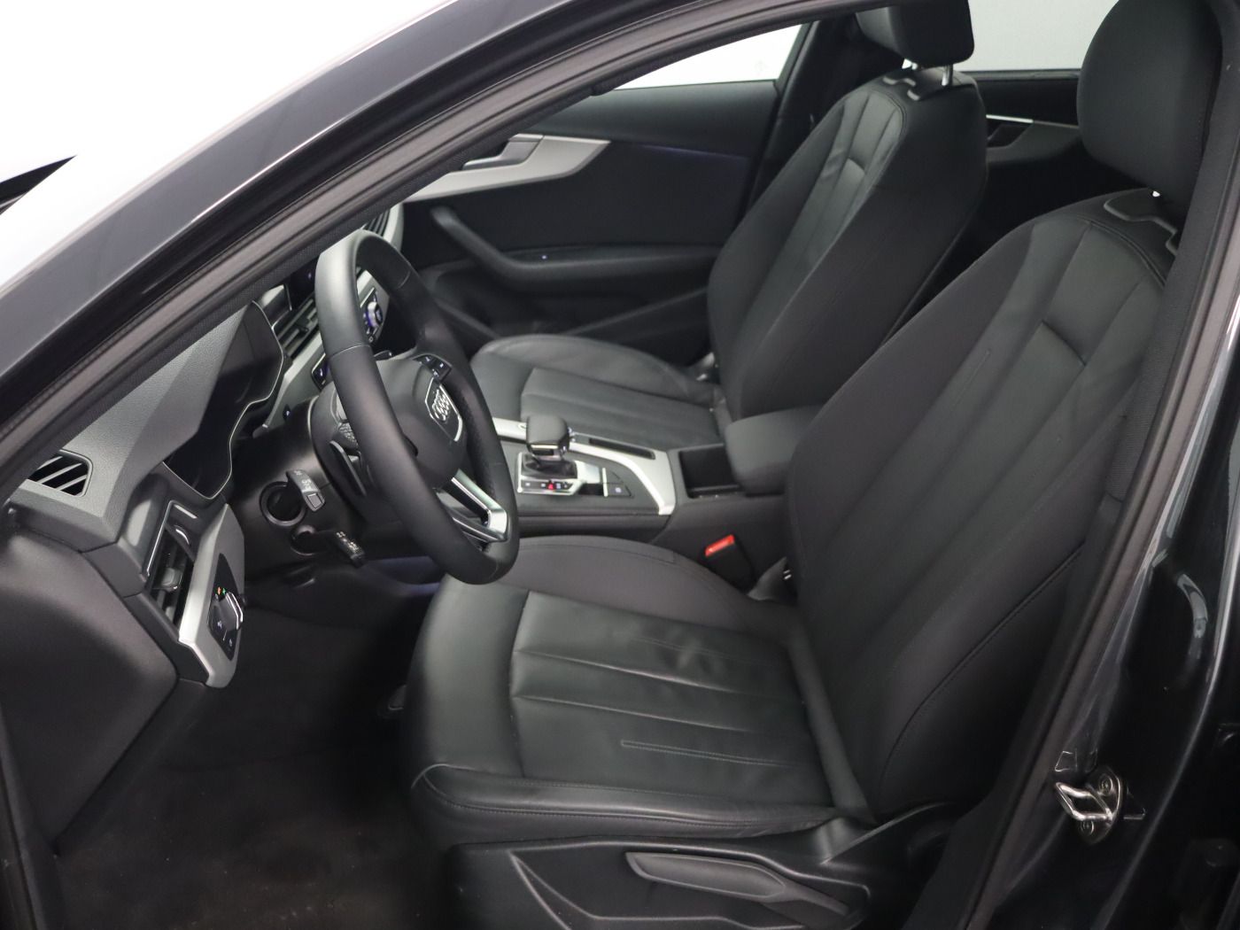 Fahrzeugabbildung Audi A4 Avant 40 TDI quattro S tronic advanced |Pano