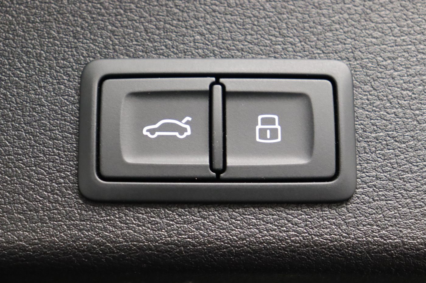 Fahrzeugabbildung Audi A4 Avant 40 TDI quattro S tronic advanced |FLA