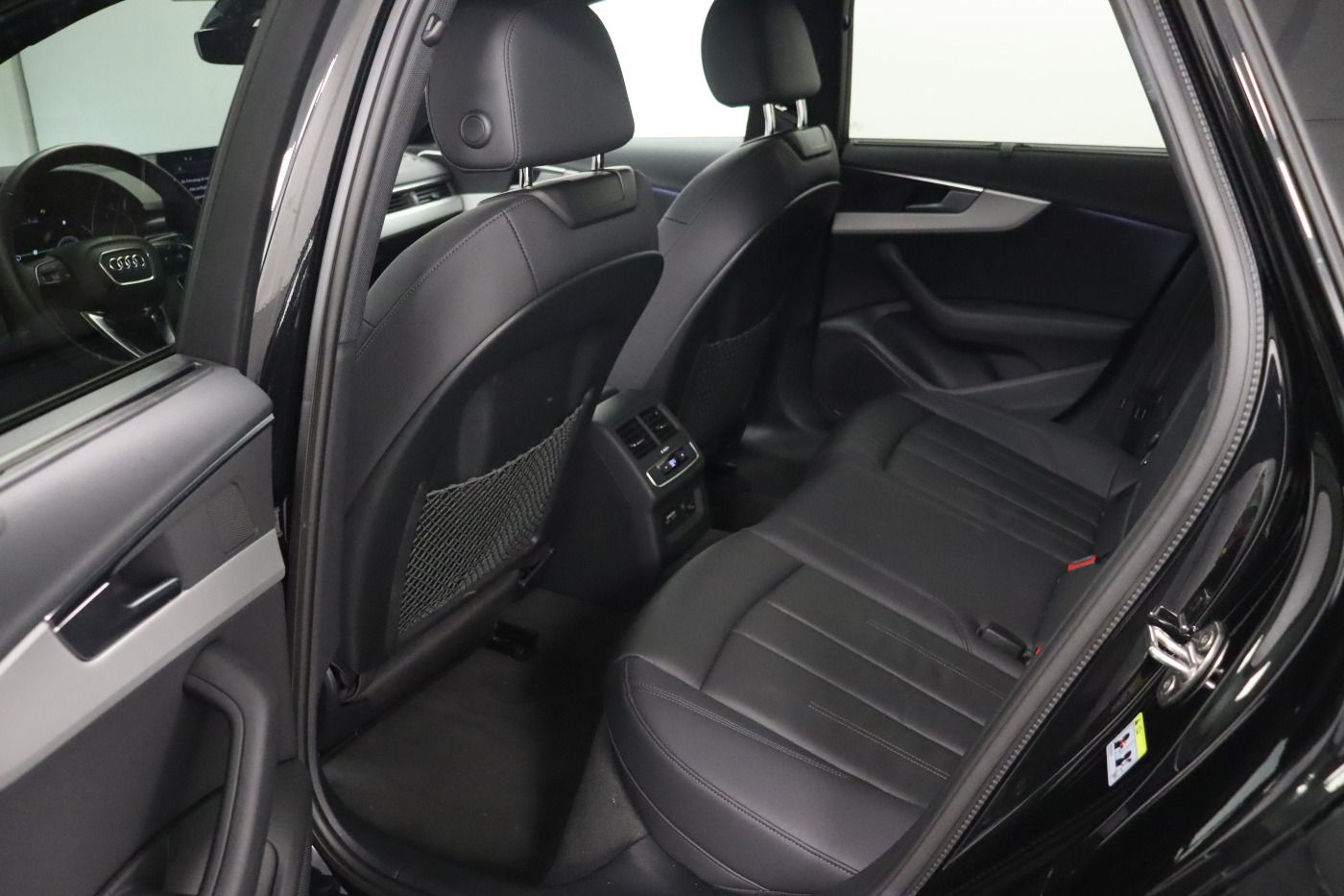 Fahrzeugabbildung Audi A4 Avant 40 TDI quattro S tronic advanced |FLA