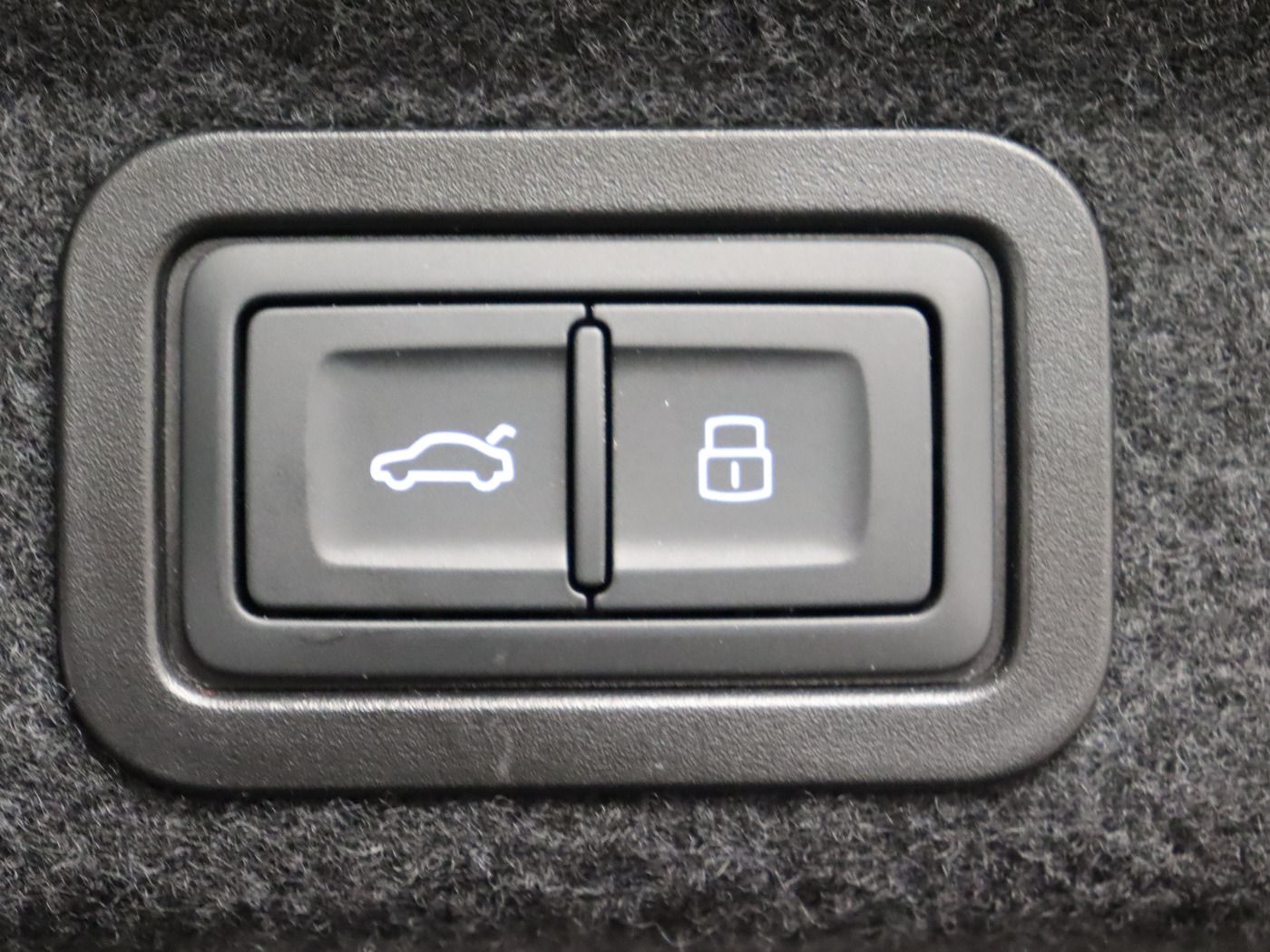 Fahrzeugabbildung Audi A6 45 TFSI quattro S tronic S line |Matrix|ACC