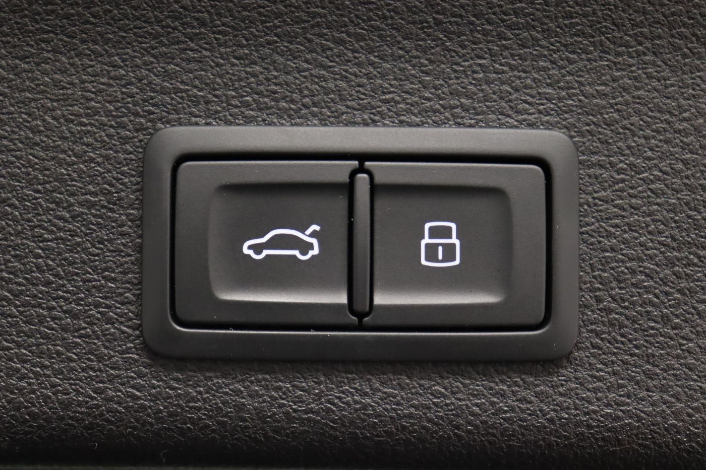 Fahrzeugabbildung Audi A6 Avant 40 TDI quattro S tronic S line |Matrix