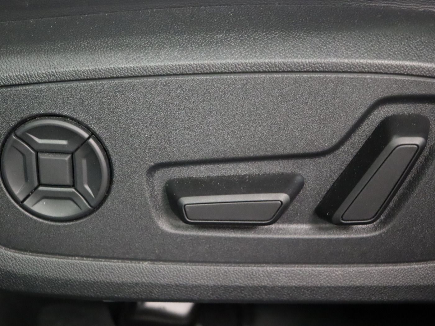 Fahrzeugabbildung Audi A6 Avant 45 TFSI S tronic advanced |Matrix|Pano