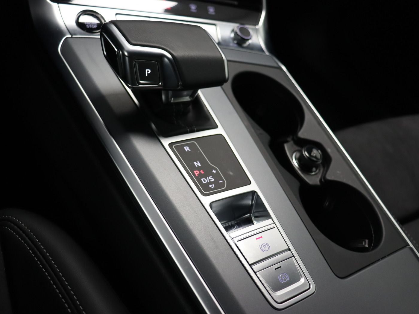 Fahrzeugabbildung Audi A6 Avant 45 TFSI S tronic advanced |Matrix|Pano
