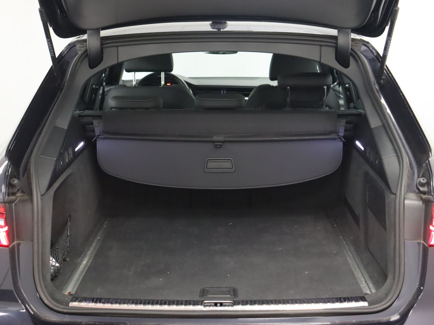 Fahrzeugabbildung Audi A6 Avant 45 TFSI S tronic advanced |Matrix|Pano