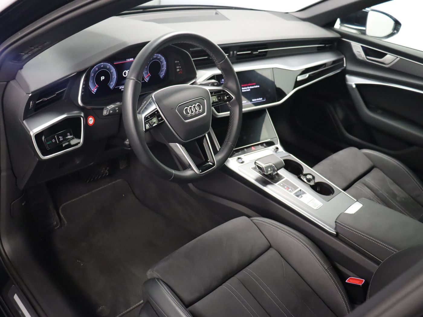 Fahrzeugabbildung Audi A6 Avant 45 TFSI S tronic advanced |Matrix|Pano