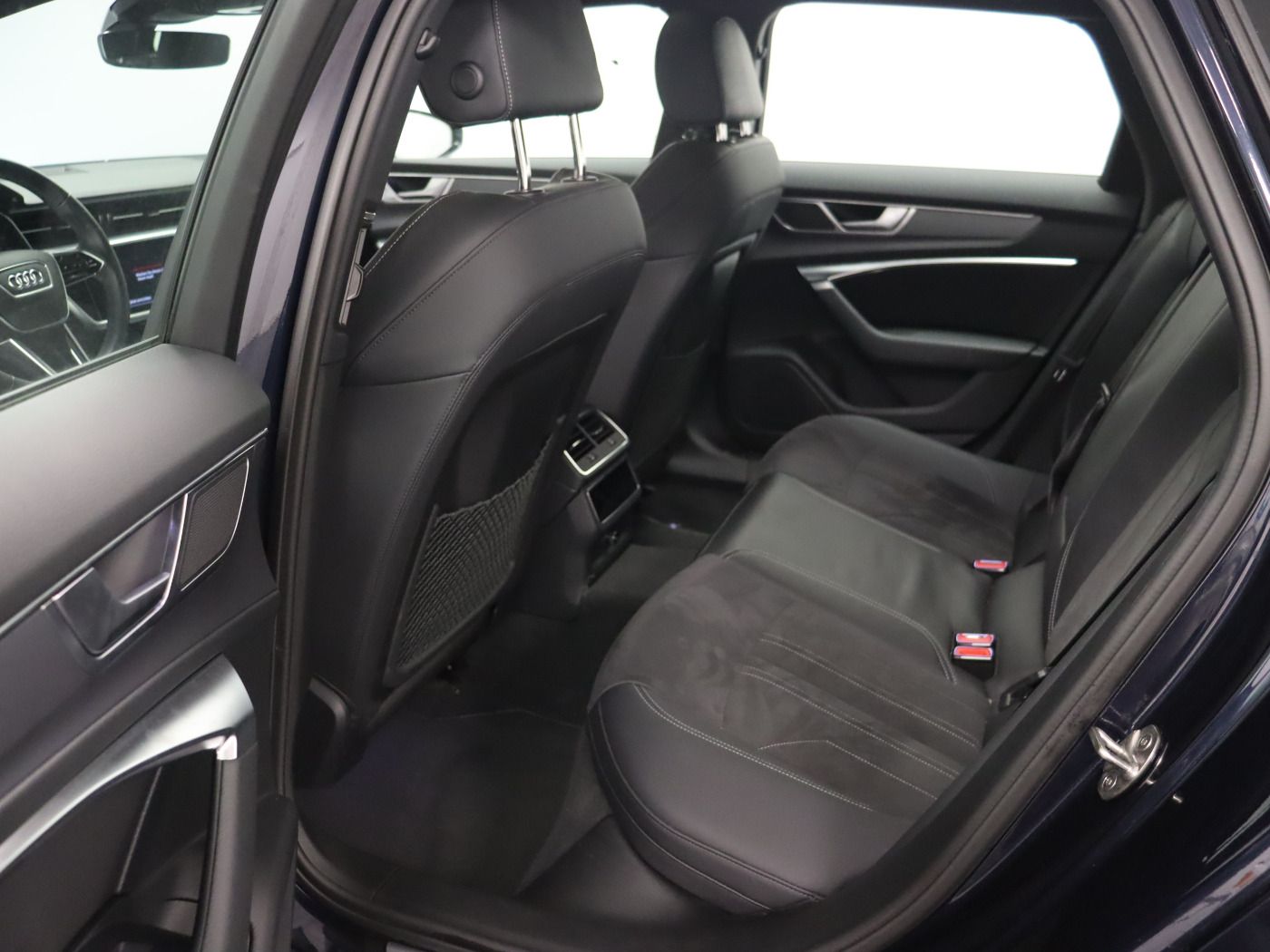 Fahrzeugabbildung Audi A6 Avant 45 TFSI S tronic advanced |Matrix|Pano