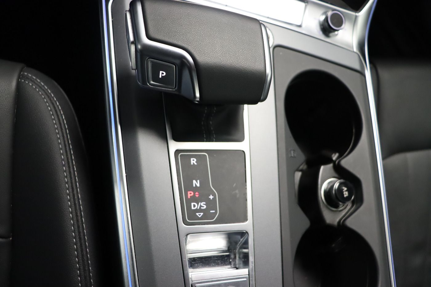 Fahrzeugabbildung Audi A6 45 TFSI quattro S tronic S line |Matrix|ACC