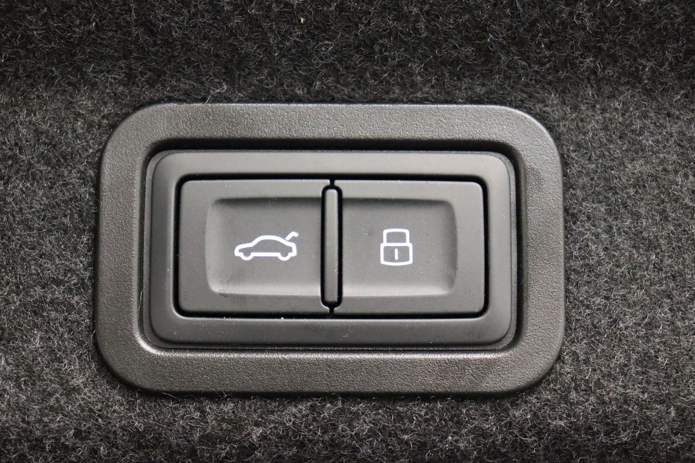 Fahrzeugabbildung Audi A6 45 TFSI quattro S tronic S line |Matrix|ACC